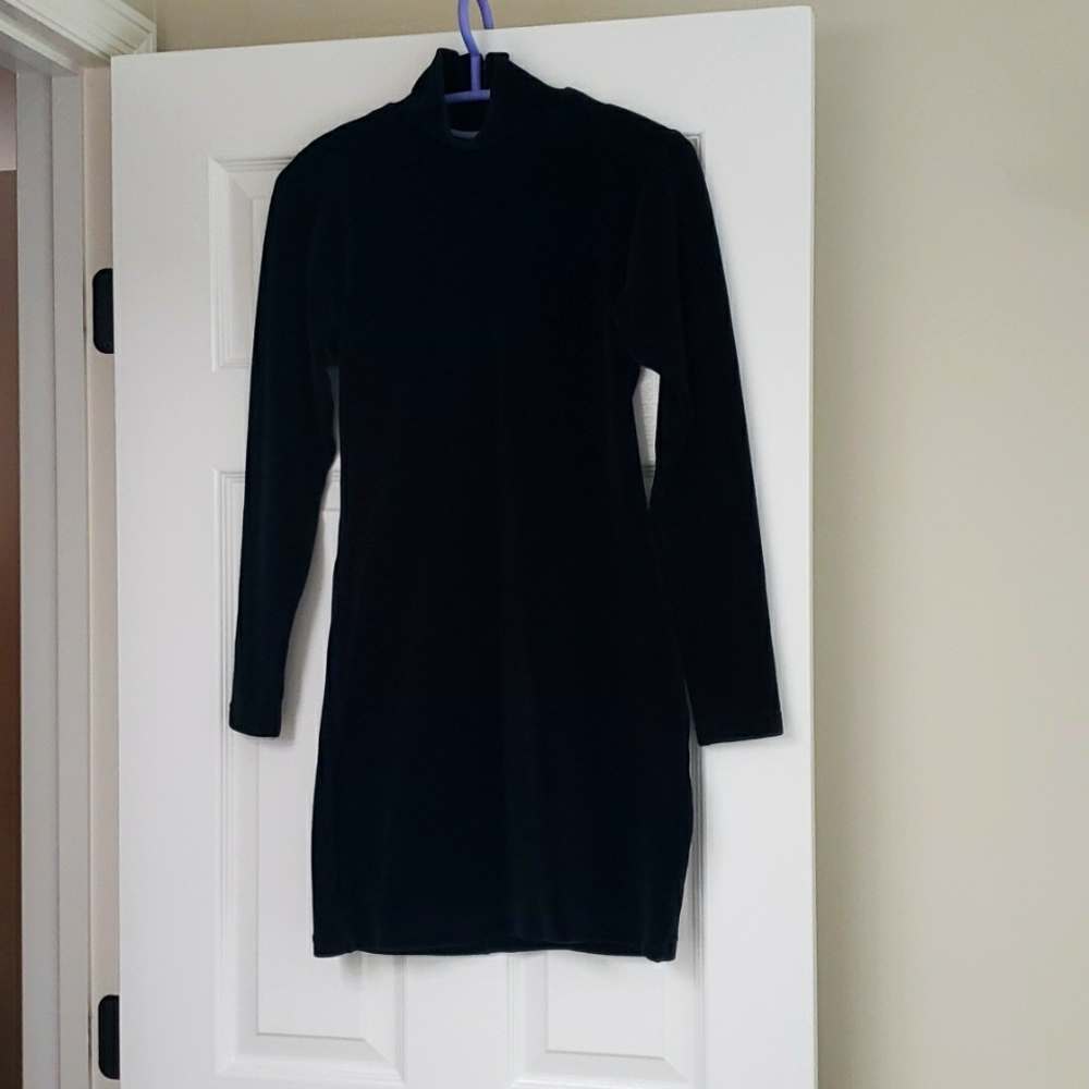Black long-sleeve Dress